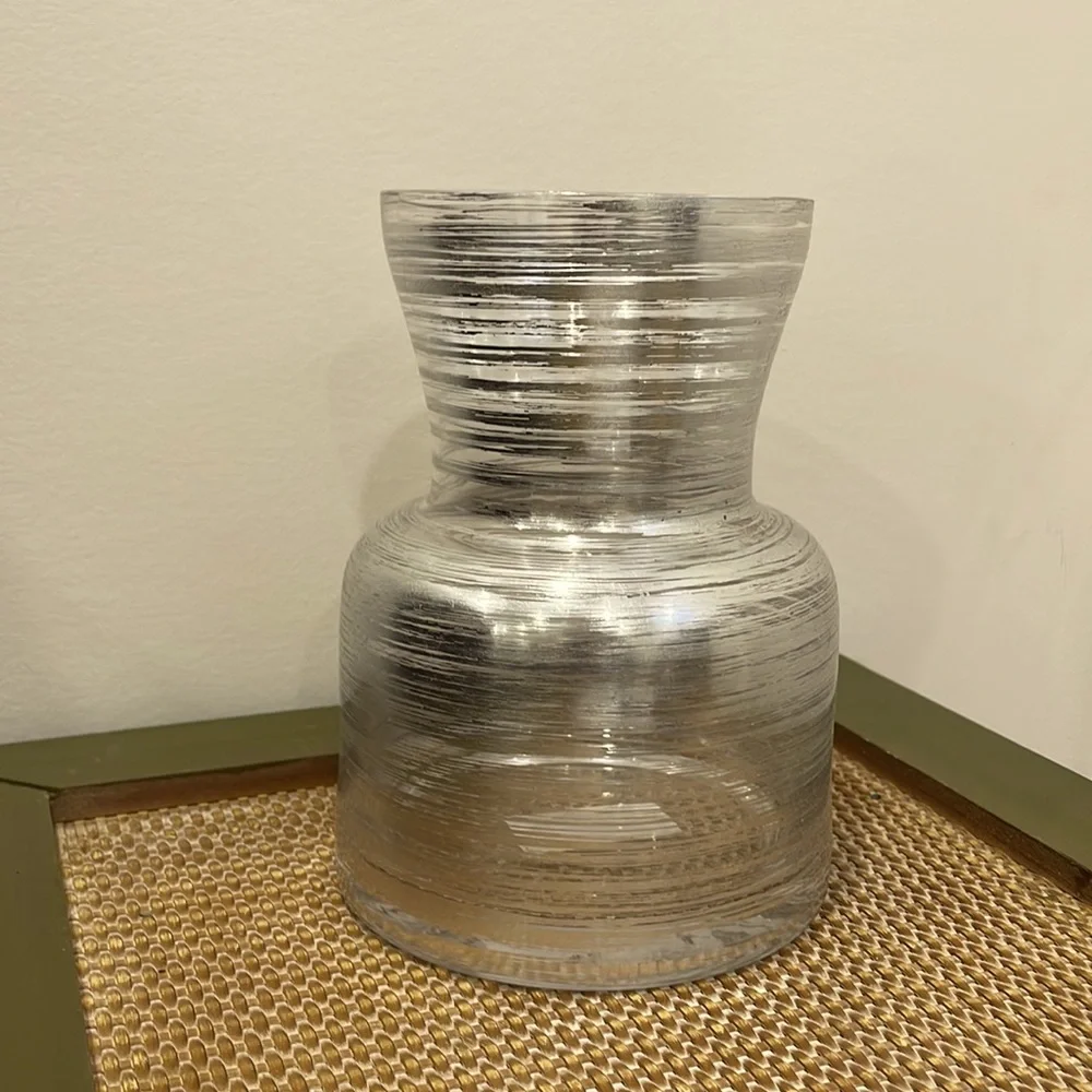 NWT Liz Claiborne vase - Picture 2 of 4
